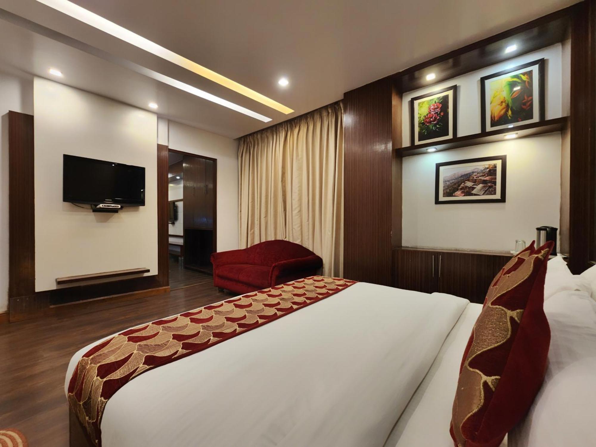 Hotel Surya Шимла Экстерьер фото