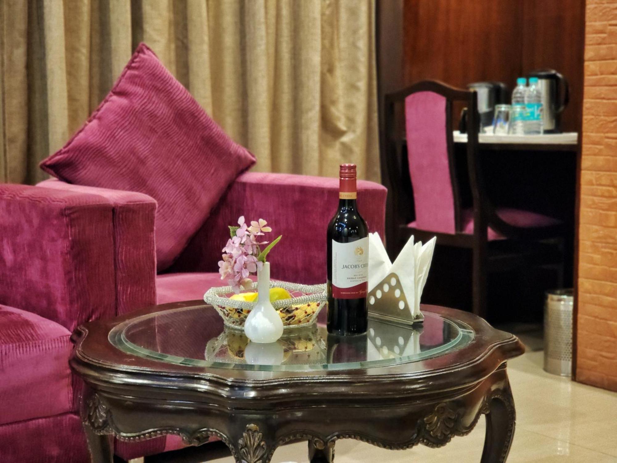 Hotel Surya Шимла Экстерьер фото