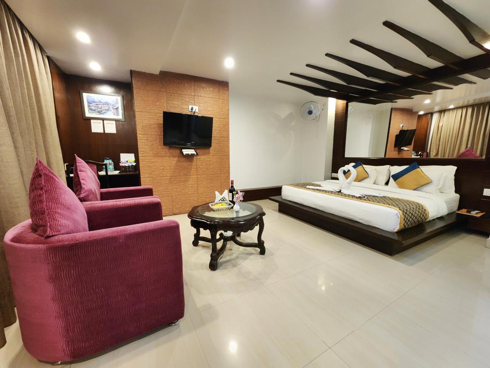 Hotel Surya Шимла Экстерьер фото