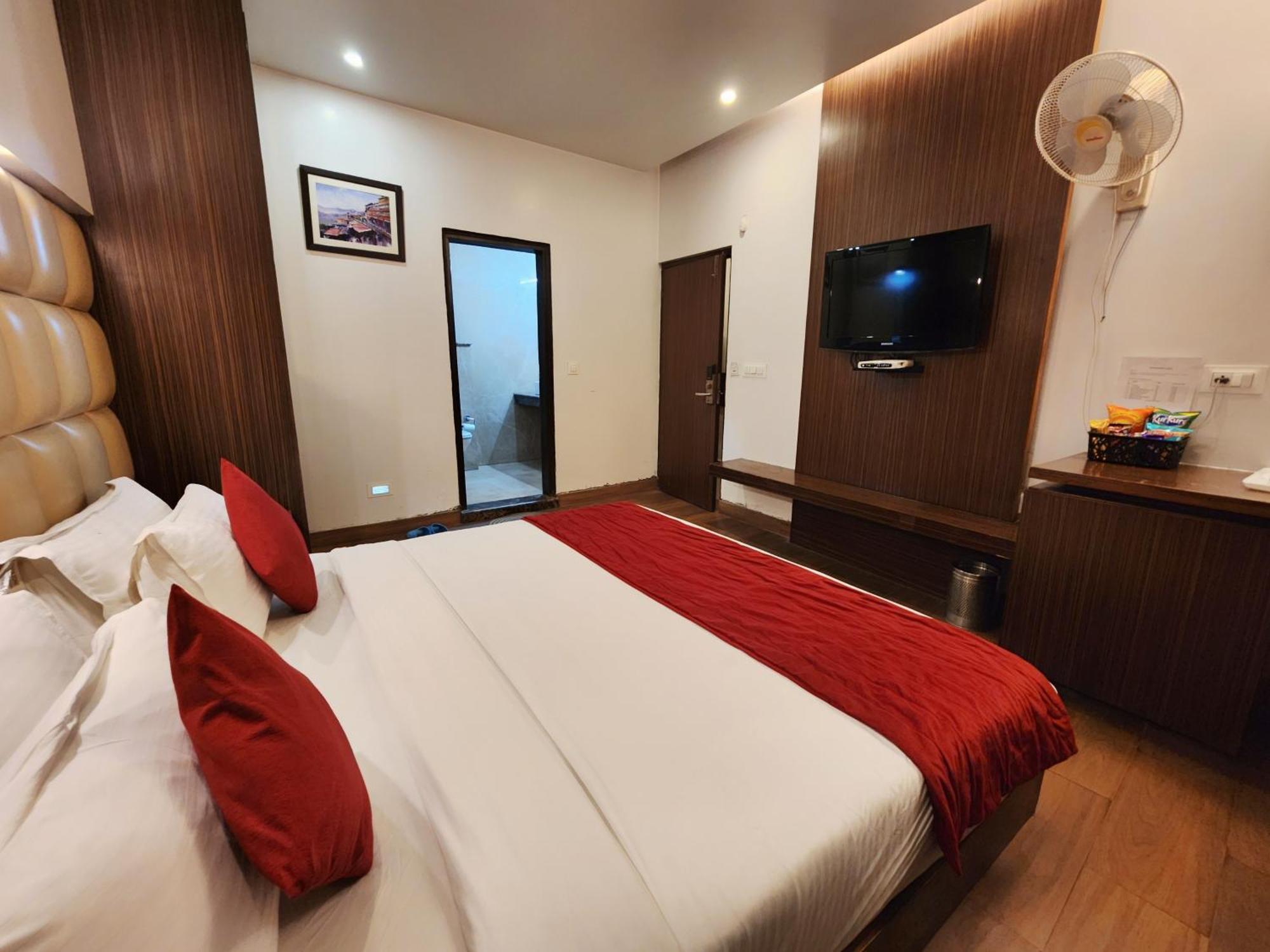 Hotel Surya Шимла Экстерьер фото
