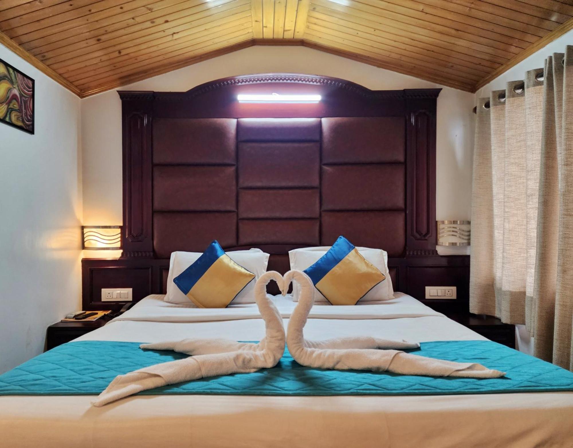 Hotel Surya Шимла Экстерьер фото