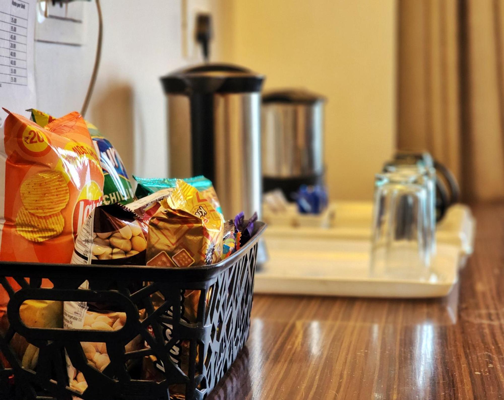 Hotel Surya Шимла Экстерьер фото