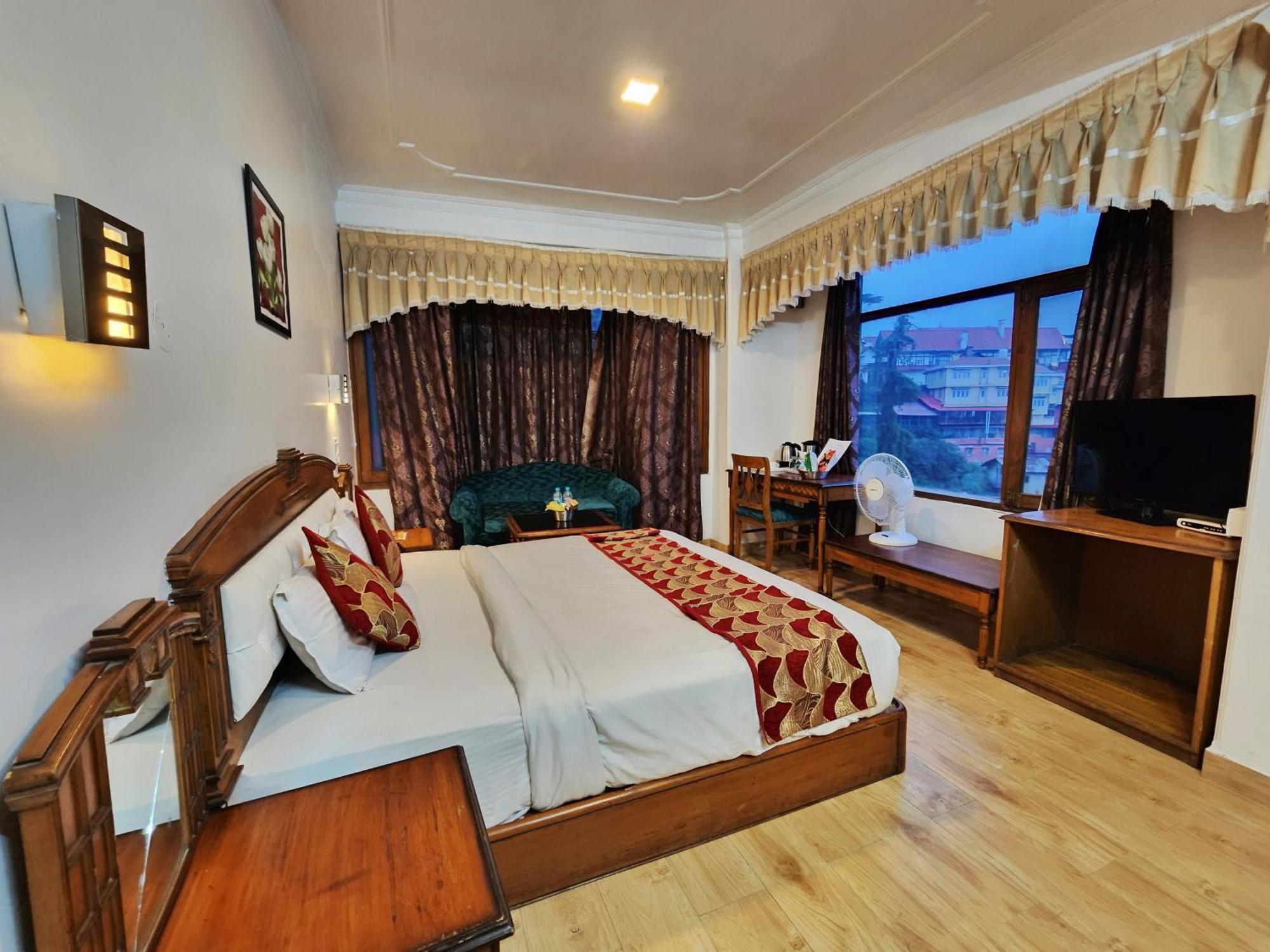 Hotel Surya Шимла Экстерьер фото